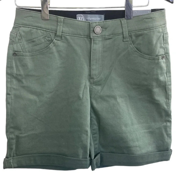 NWT Wit & Wisdom Sage Green Denim Shorts Sz 2 - Picture 1 of 4